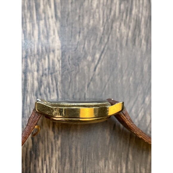 Timex Carriage women's Gold Tone Date Watch Indiglo New Battery - Picture 8 of 11